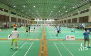 近50所高校超千人(rén)参赛，第十届中国高校广州校友羽(yǔ)毛球联赛开幕