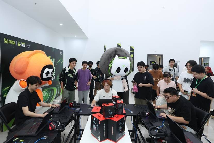 华硕携 ROG 装备亮相深圳 NIP 主场活动，点燃电竞狂欢