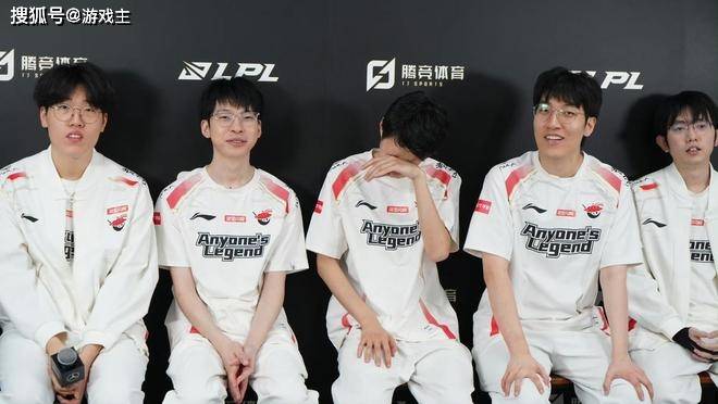 英雄联盟S15世界赛晋级分析,十二支确定名额,只有LPL打冒泡赛