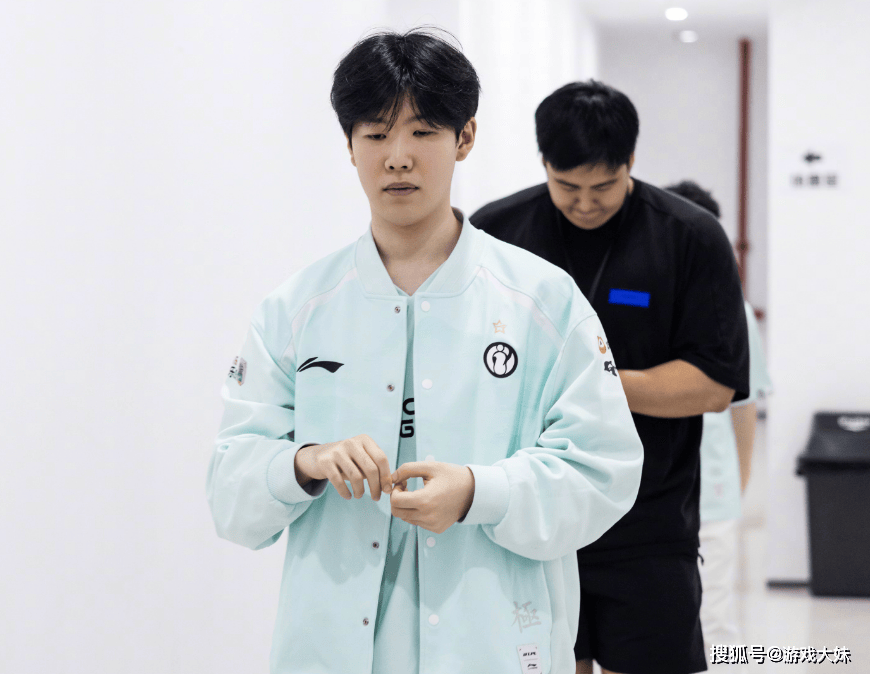 LPL冒泡赛门票公布,价格太高被网友抵制,是因为有IG战队所以涨价?