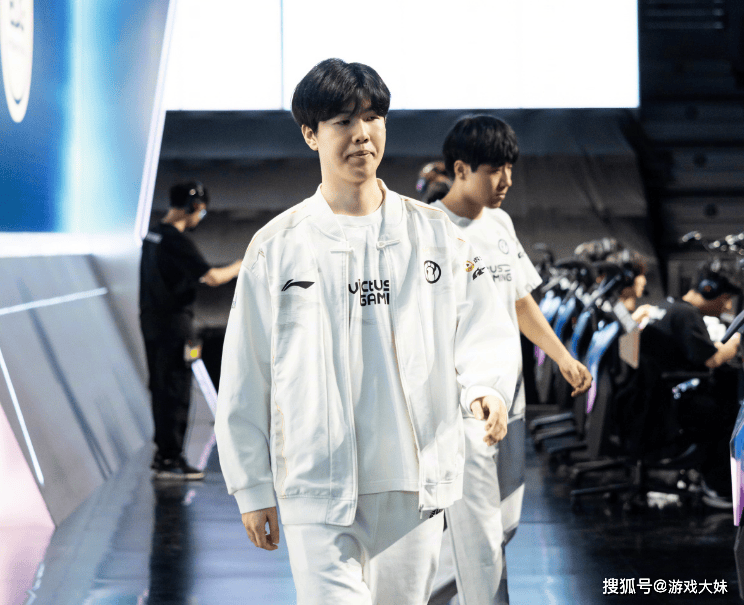 LPL冒泡赛门票公布,价格太高被网友抵制,是因为有IG战队所以涨价?