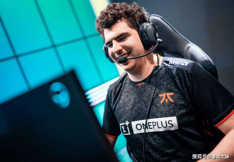 LOL选手吐槽女性生理期,镜头被全部剪掉,如今战队宣布将他开除