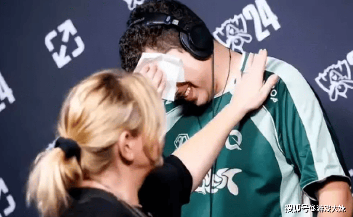 LOL选手吐槽女性生理期,镜头被全部剪掉,如今战队宣布将他开除