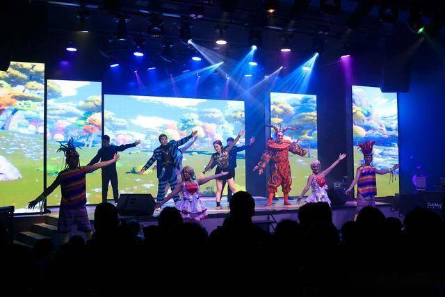 幻紫圣诞 · 奇境飞驰