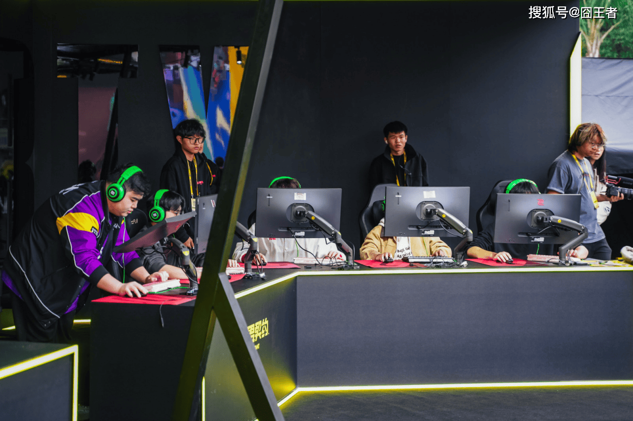 无畏契约年终档：国际邀请赛、全国总决赛与年终派对三箭齐发